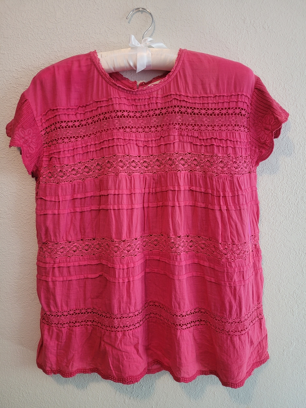 Sundance, pink, short sleeve, detailed top size large